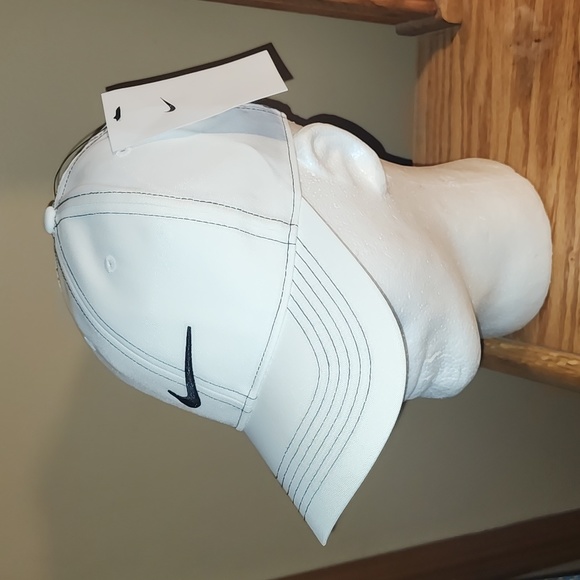 NIKE "DRI-FIT!" VELCRO STRAPBACK HAT - Picture 2 of 8